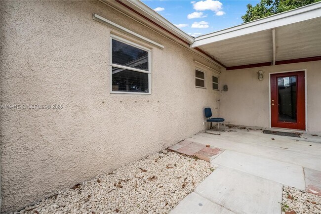 Building Photo - 801 N 70th Ave