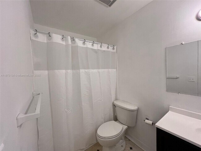Building Photo - 1255 SW 46th Ave