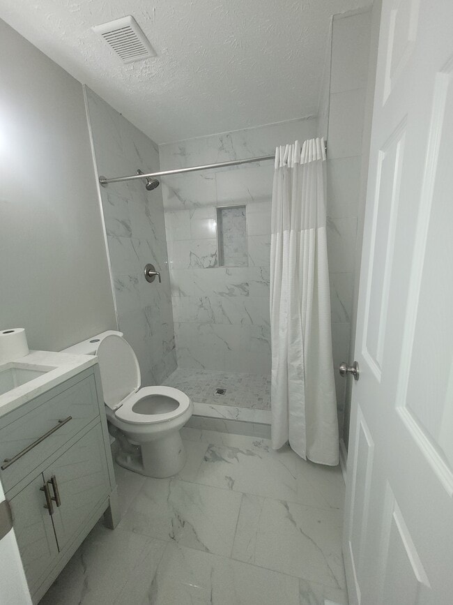 Building Photo - 8222 Hagin St