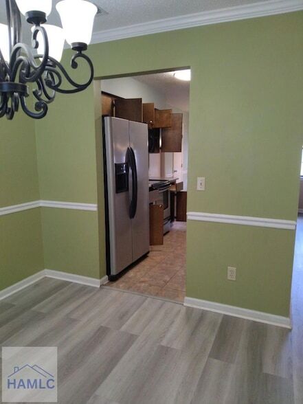 Building Photo - 905 King Air Ct