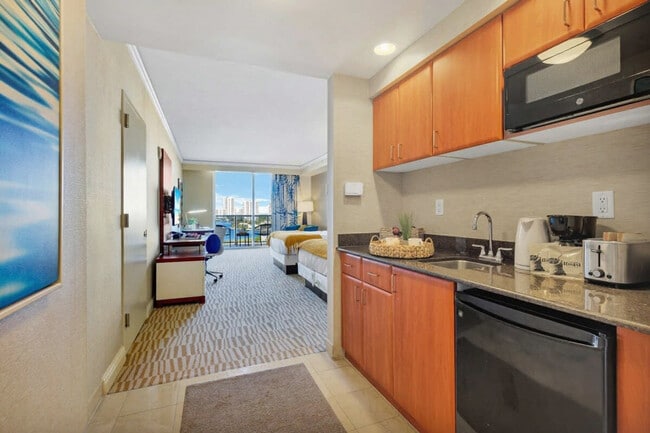 Building Photo - 18001 Collins Ave