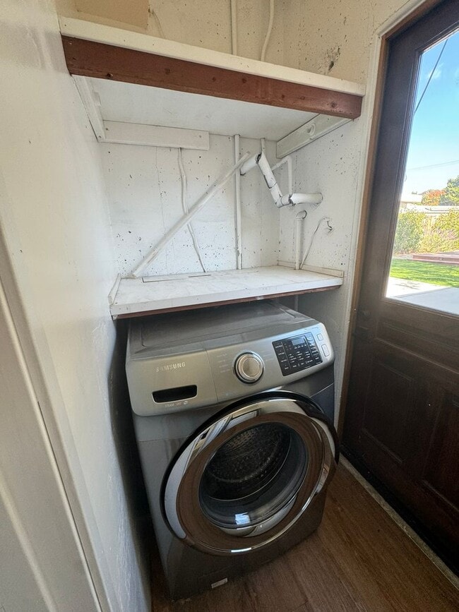 Building Photo - 3BR/2BA HOME available NOW in FLETCHER PAR...