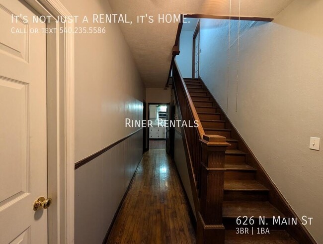 Building Photo - 626 N Main St