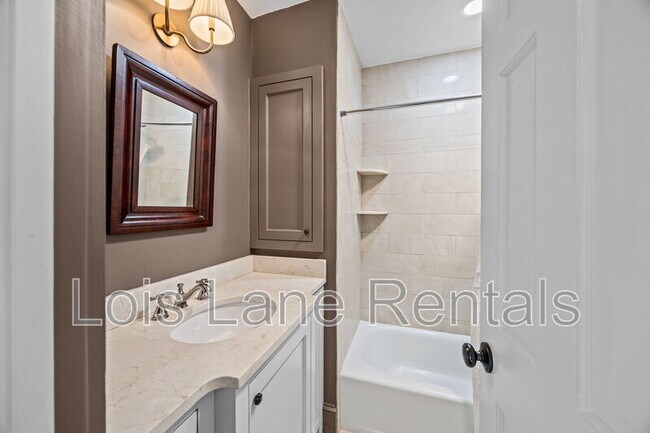 Building Photo - 55 Gadsden St