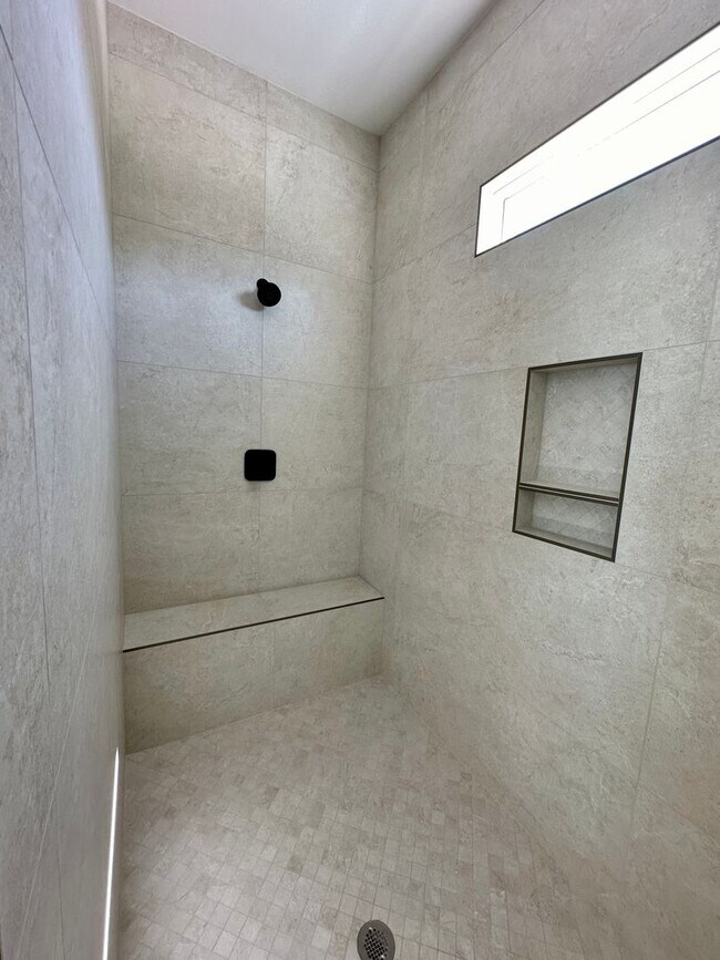 Building Photo - Stunning 5 Bedroom Home with Premium Upgrades Throughout