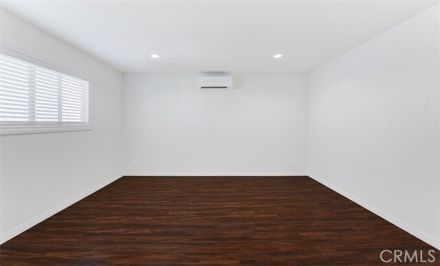 Building Photo - 18645 Oriente Dr