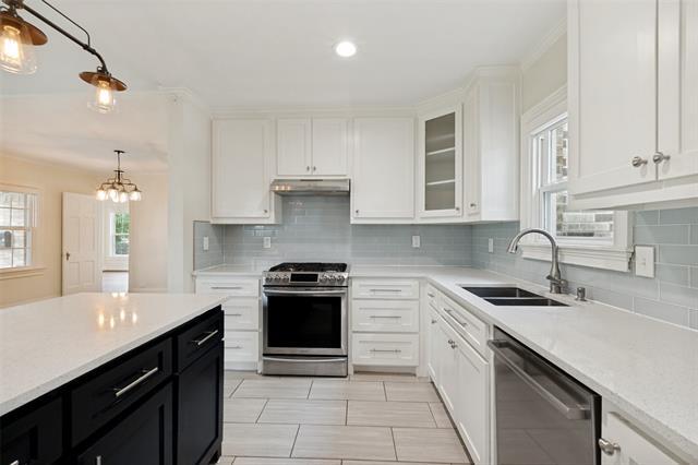 Building Photo - 615 S Montclair Ave