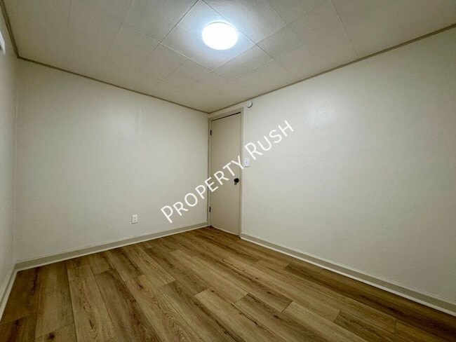 Building Photo - 975 Beason Dr