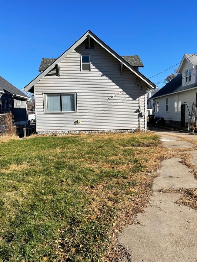 Building Photo - Florence/Minne Lusa 4 bed 2 bath house 160...