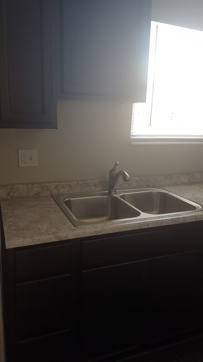 Building Photo - 6th Street, LLC