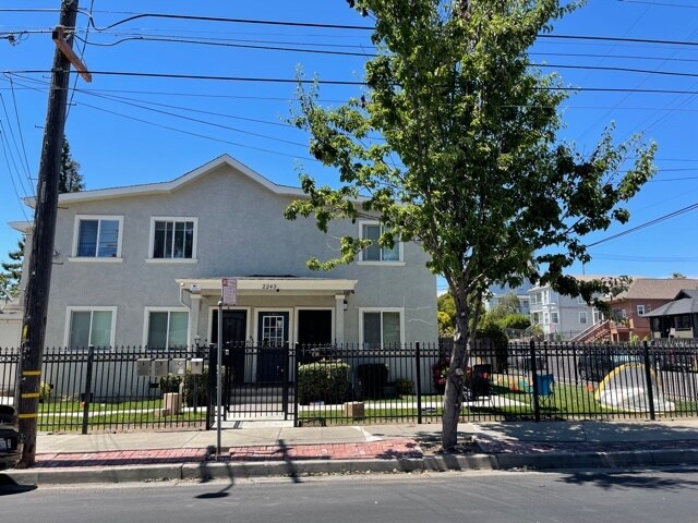 Primary Photo - 2243 12th Ave