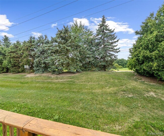 Building Photo - 5864 Willow Ridge Dr