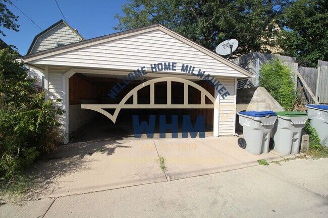 Building Photo - 331 E Deer Pl