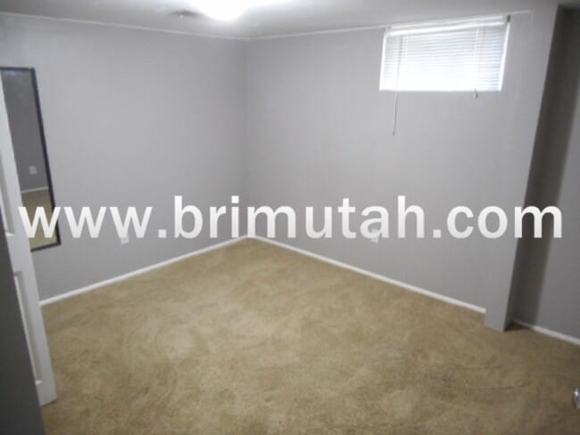 Building Photo - 2637 S Kenwood St