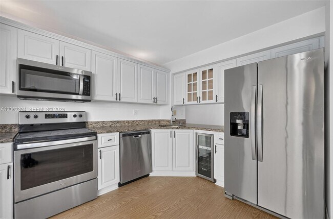 Building Photo - 10206 SW 77th Ct