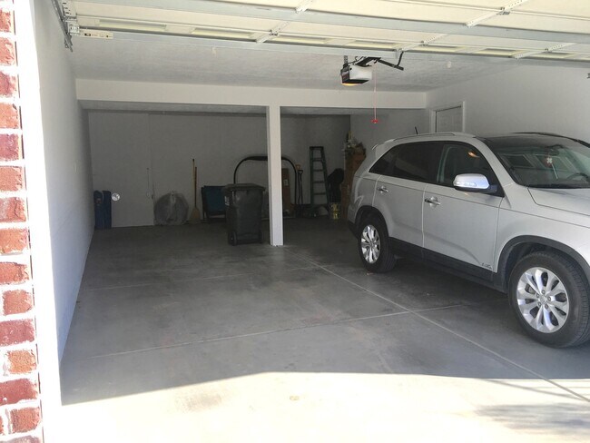 Building Photo - 1069 Quarry View Way