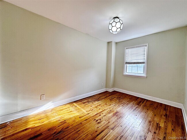 Building Photo - 132 Texas Ave