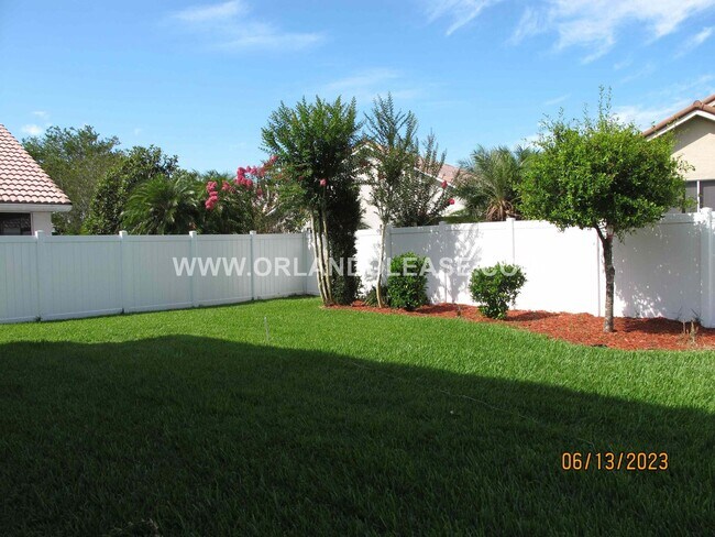 Building Photo - 925 Torrey Pine Dr