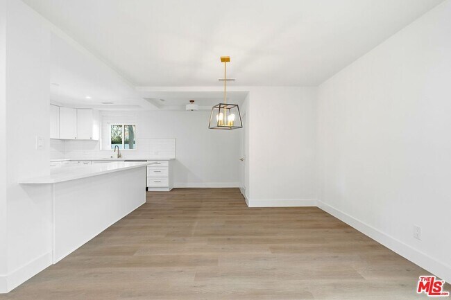 Building Photo - 12455 Milbank St