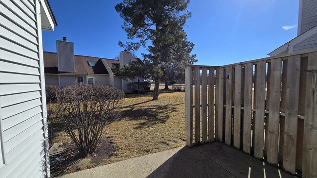 Building Photo - 903 Bidwell Dr