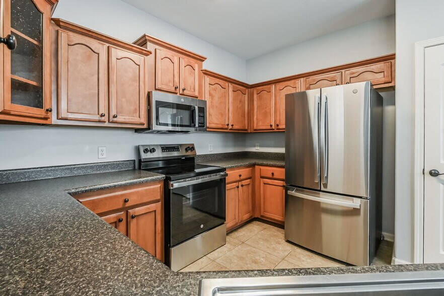 Building Photo - 305 Garden Springs Dr