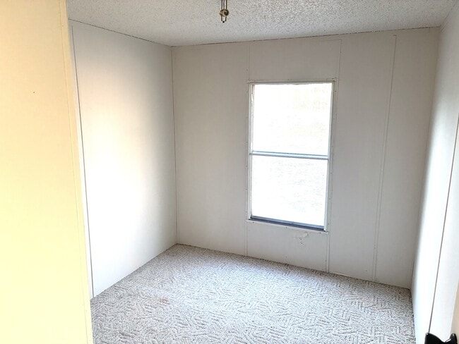 Building Photo - 101 Hill Rd