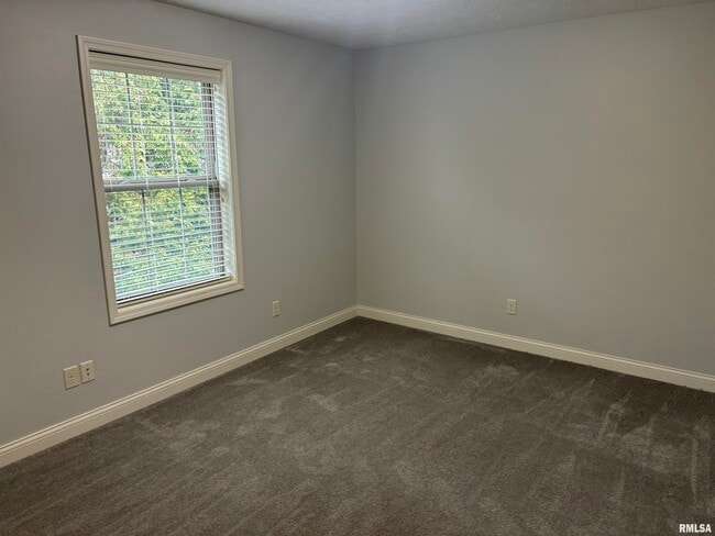 Building Photo - 2315 W Paddington Ct