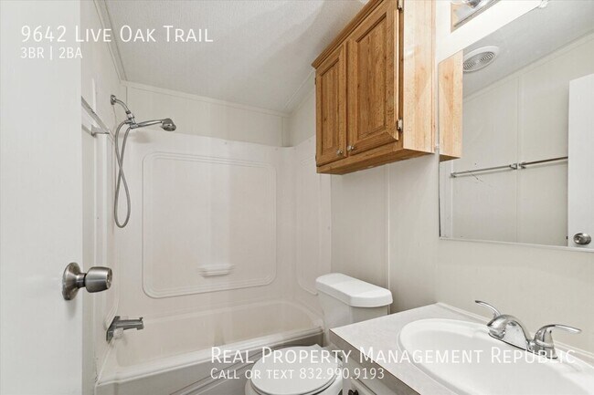 Building Photo - 9642 Live Oak Trail
