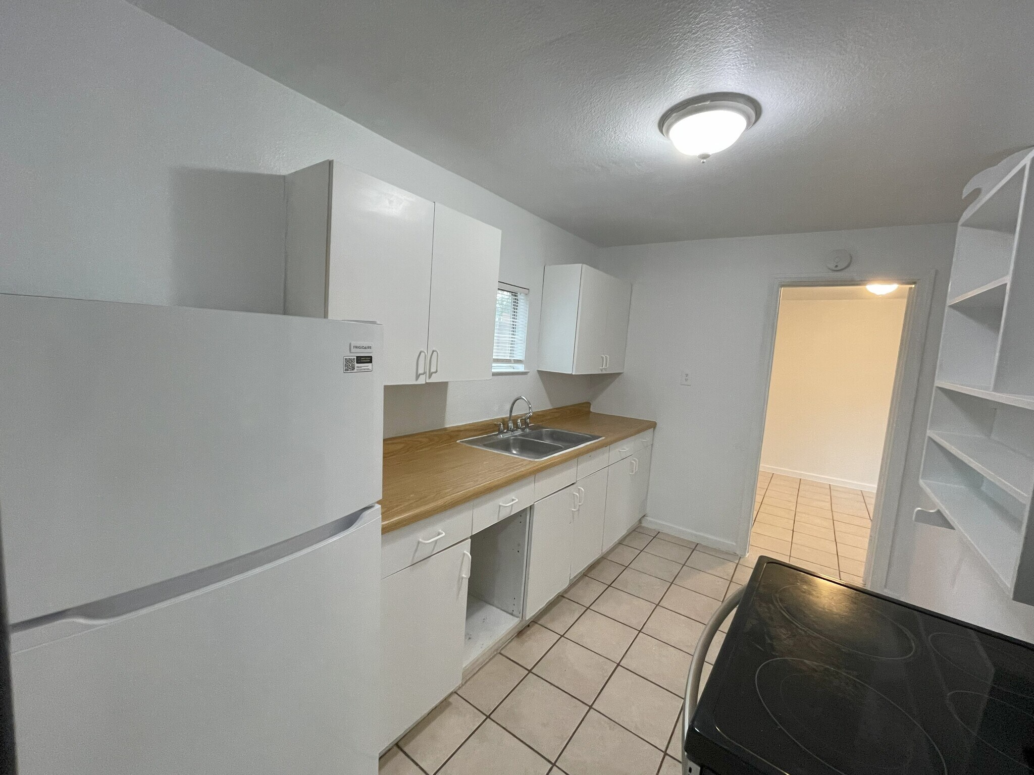 Building Photo - 7723 Molinos Ave