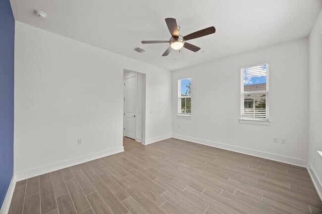 Building Photo - 4412 Tilley St