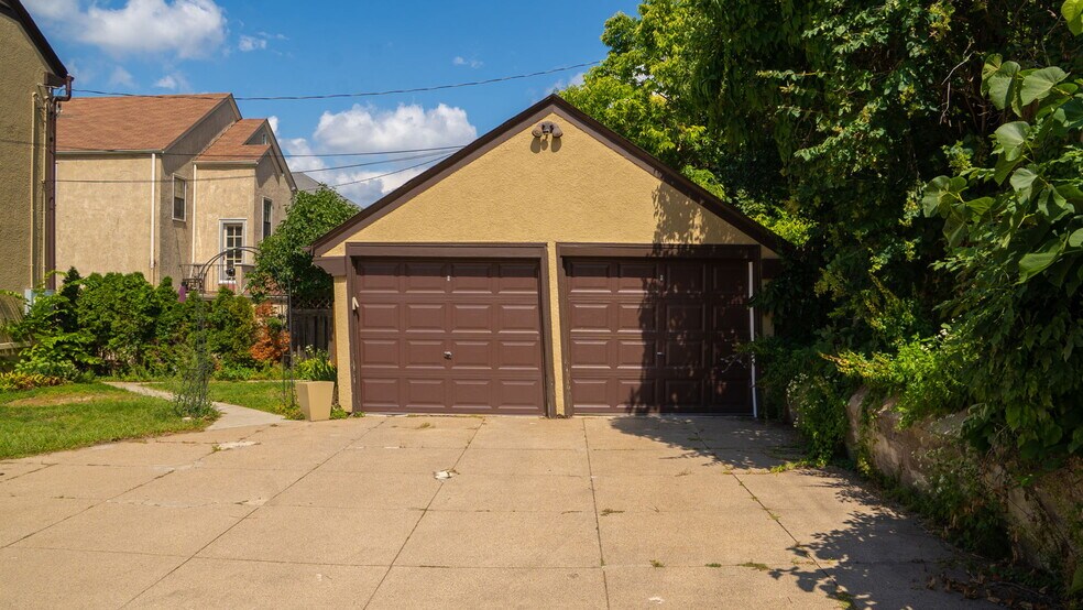 Building Photo - 4017 DuPont Ave S