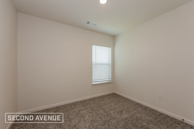 Building Photo - 9612 Sierra Grande Dr