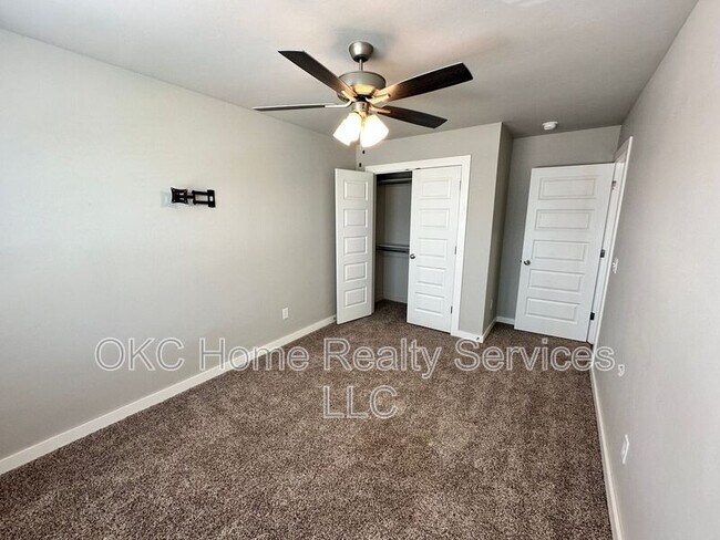 Building Photo - 8925 NW 109th Terrace