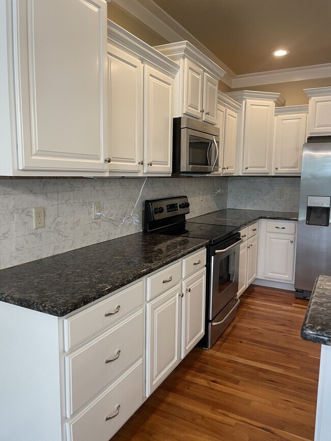 Building Photo - 2869 E Shadowband St