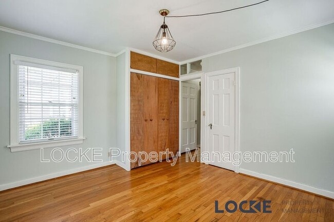 Building Photo - 4328 Calmont Ave