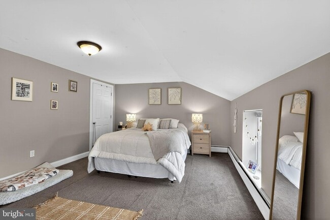 Building Photo - 4743 Umbria St