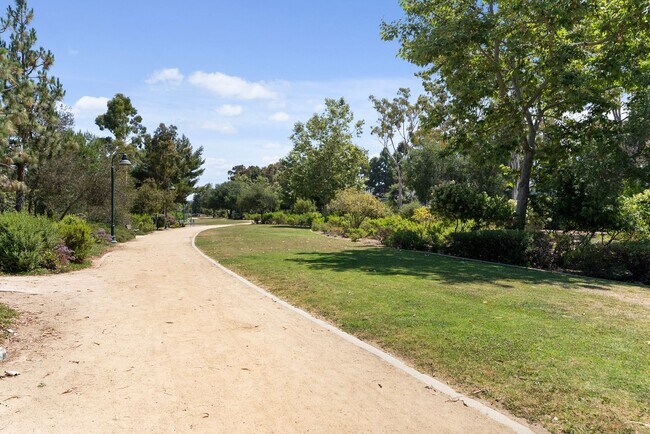 Building Photo - Stunning 1 Bedroom 1 Bath in Dana Point