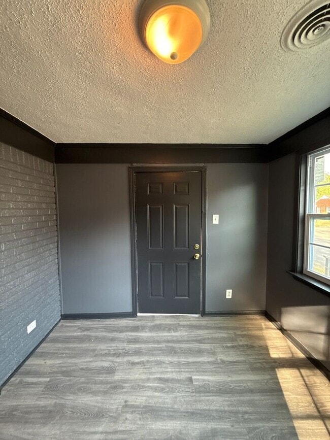 Building Photo - 1064 Brower St