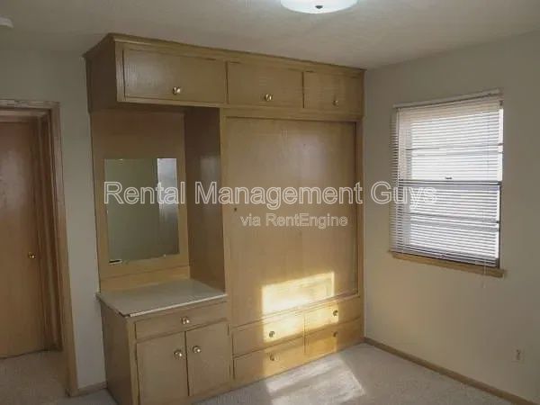 Building Photo - 496 Front St