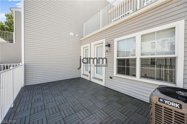 Building Photo - 12203 Ashbury Ave
