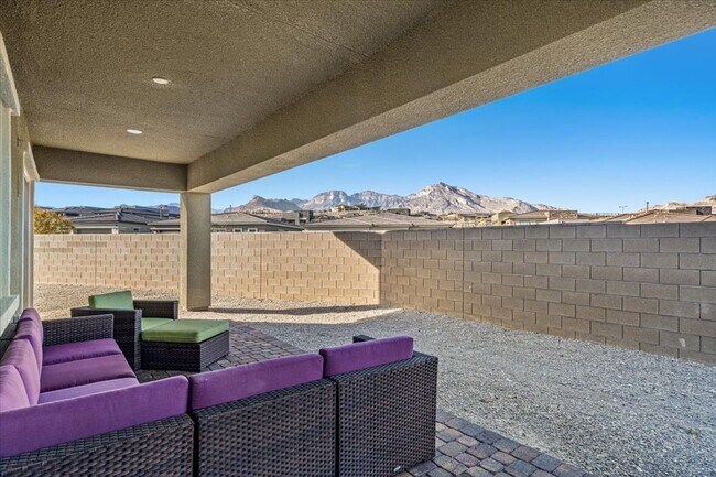 Building Photo - Available Now ! Beautiful Single Story at ...