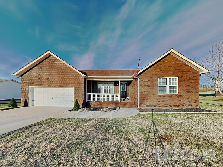 Building Photo - 137 Deercroft Dr