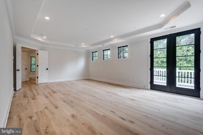 Building Photo - 5615 McLean Dr