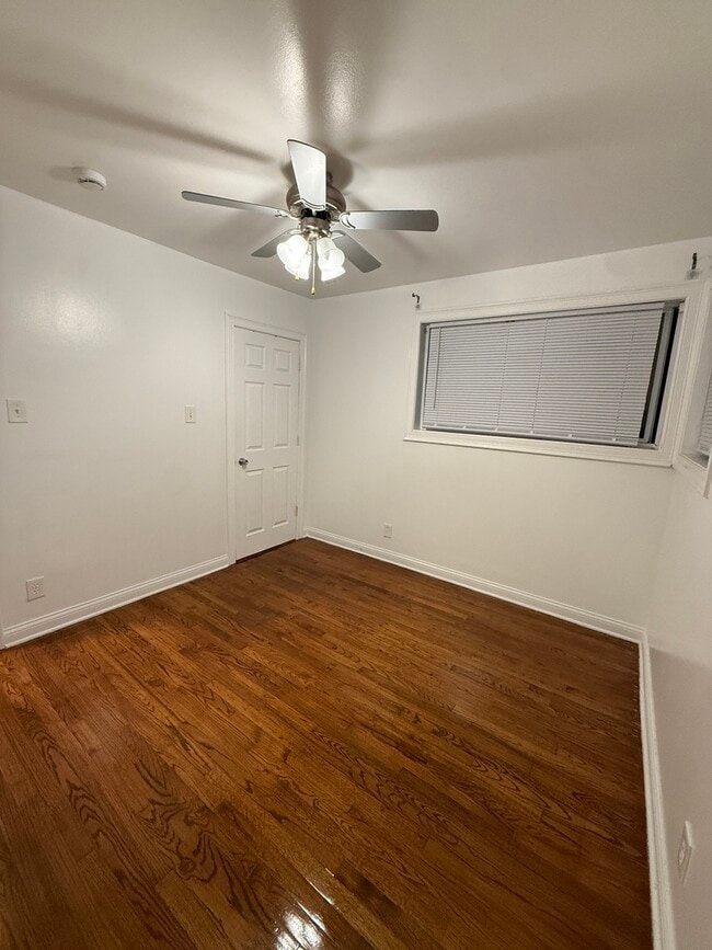 Building Photo - 8401 S Scottsdale Ave