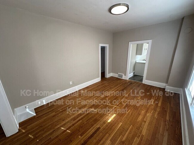 Building Photo - 2947 York St