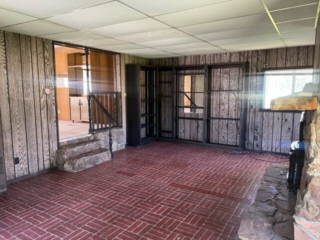Building Photo - 105 Robbins Ln