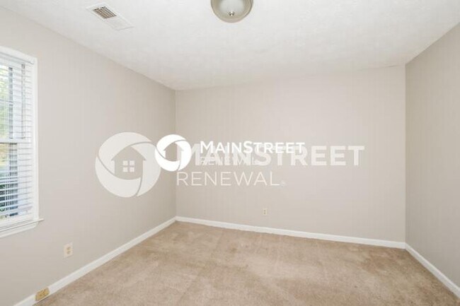 Building Photo - 3 Bedroom Pet-Friendly Home in Covington, ...