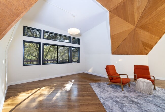 Building Photo - 250 Homestead Trl