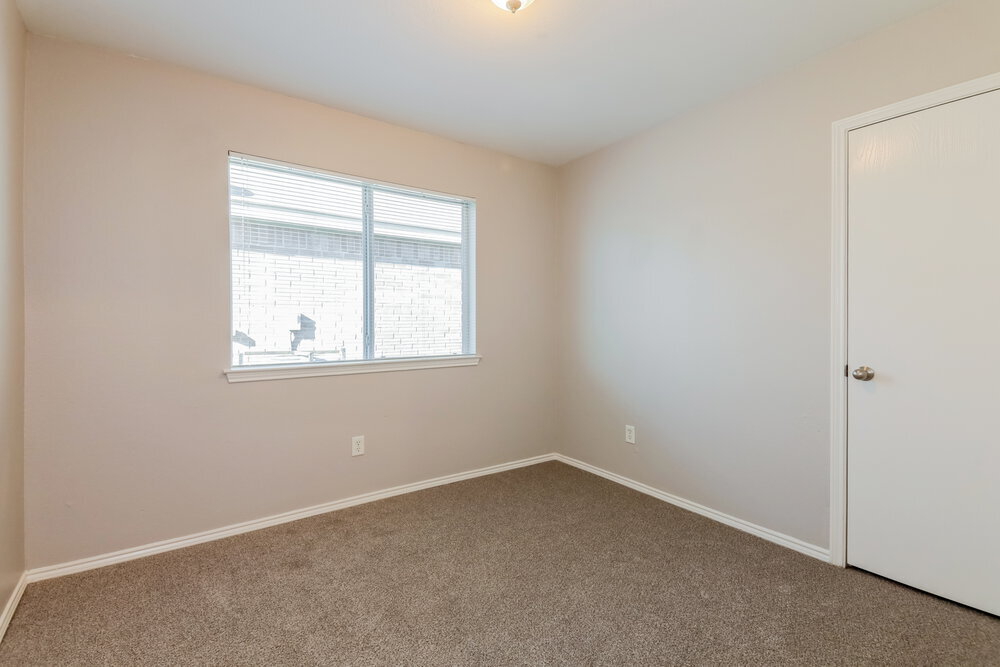 Building Photo - 9723 Checota Dr