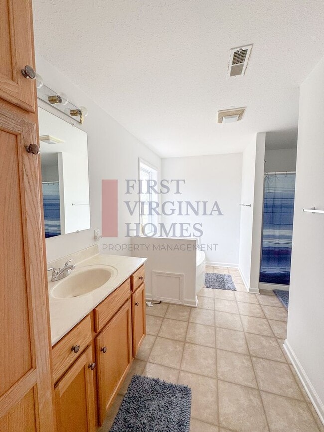 Building Photo - Zion Crossroads 3bed/2.5bath Rental